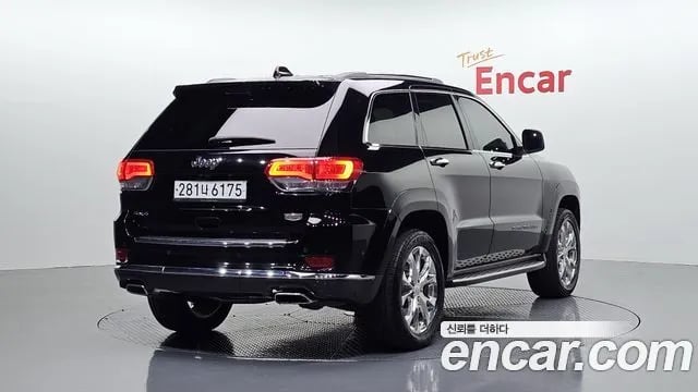 Jeep Cherokee Grand Cherokee 2019 года - автомобиль из Южной Кореи