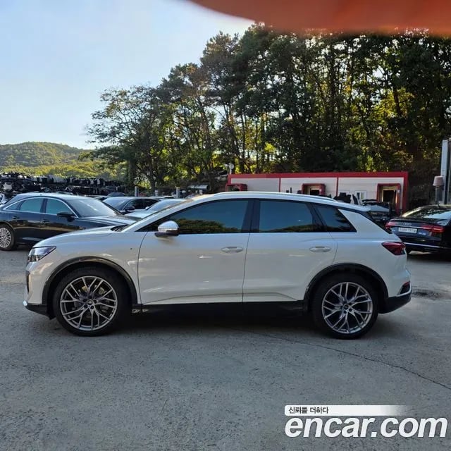 Audi Q4 e-tron Q4 e-Tron (F4) 2025 года - вид 3