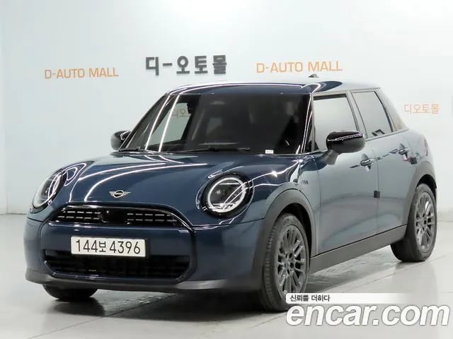 Mini Cooper Cooper C 4th generation 2025 года - автомобиль из Южной Кореи