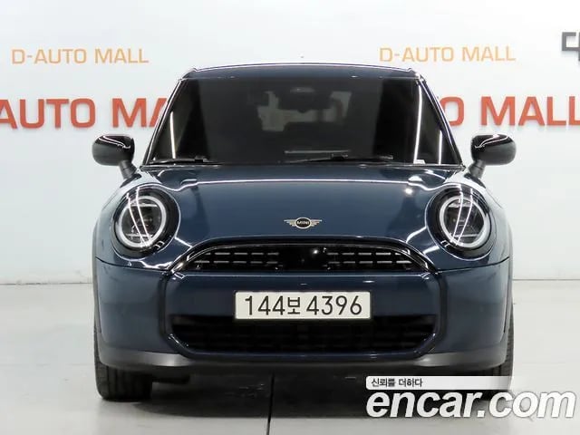 Mini Cooper Cooper C 4th generation 2025 года - вид 2