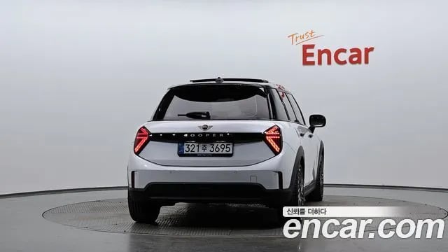 Mini Cooper Cooper S 4th Generation 2025 года - вид 3