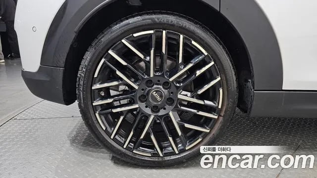 Mini Cooper Cooper S 4th Generation 2025 года - вид 4