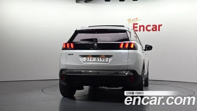 Peugeot 3008 3008 second generation 2018 года - вид 4