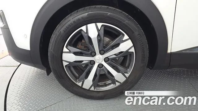 Peugeot 3008 3008 second generation 2018 года - вид 5