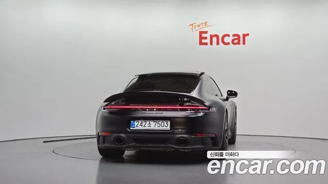 Porsche 911 911 (992) 2024 года - вид 4