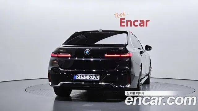 BMW 7-Series 7 Series (G70) 2026 года - вид 3
