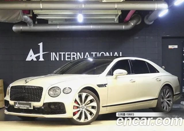 Bentley Flying Spur Flying Spur 3rd Generation 2021 года - вид 2