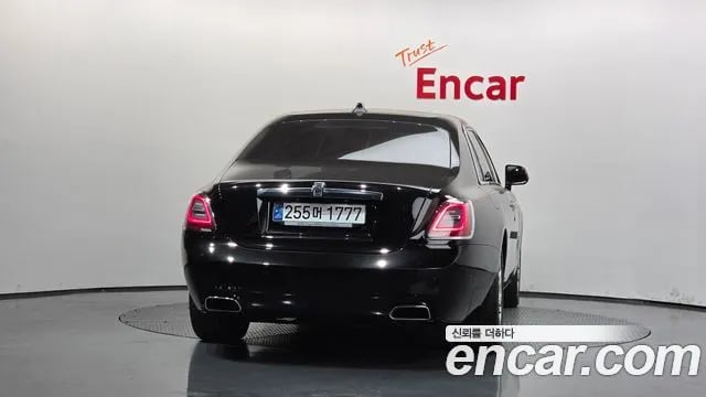Rolls-Royce Ghost Ghost 2nd Generation 2024 года - вид 4