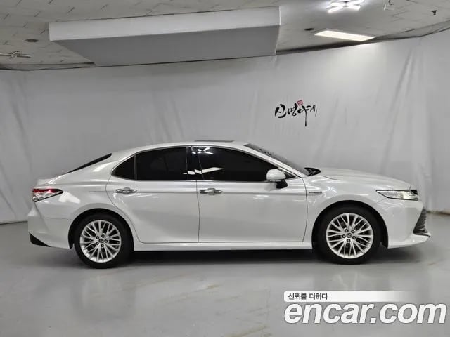 Toyota Camry Camry (XV70) 2021 года - вид 3