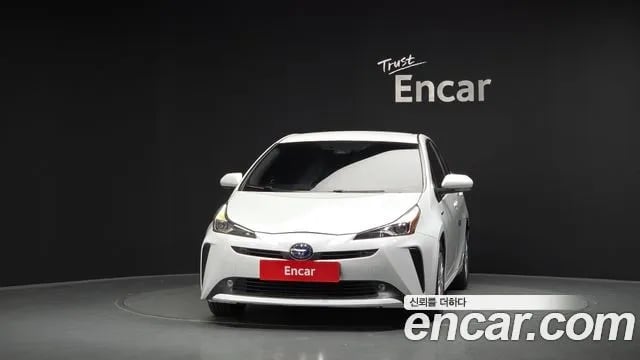 Toyota Prius Prius 4th Generation 2021 года - вид 3