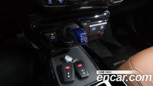 Toyota Prius Prius 4th Generation 2021 года - похожие автомобили