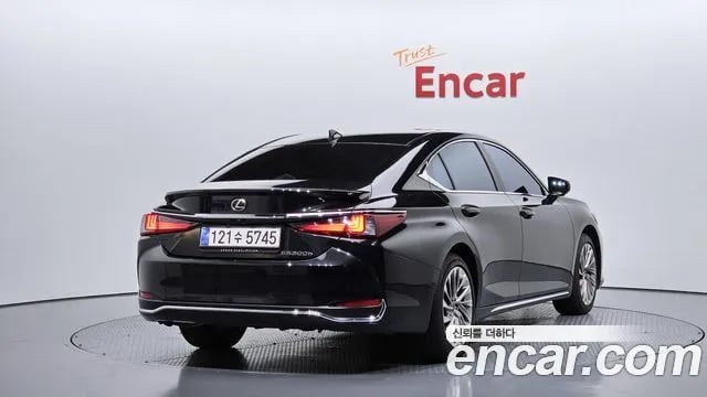 Lexus ES ES300h 7th generation 2025 года - автомобиль из Южной Кореи