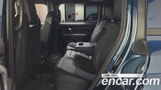 Land Rover Defender Bitdefender (L663) 2026 года - вид 4