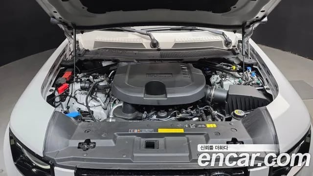 Land Rover Defender Bitdefender (L663) 2026 года - вид 6