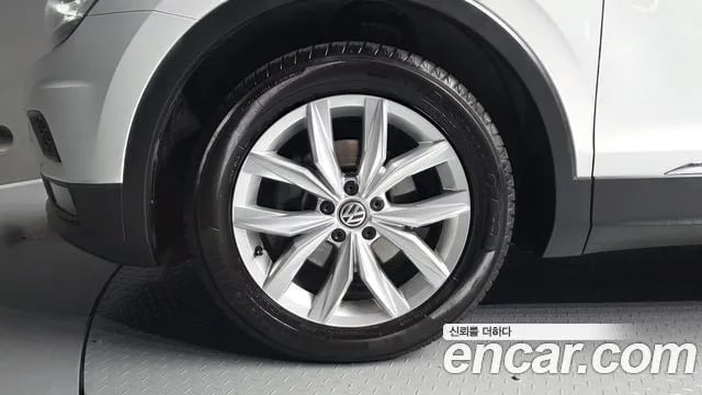Volkswagen Tiguan Tiguan second Generation 2020 года - вид 5