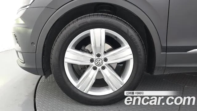Volkswagen Tiguan Tiguan second Generation 2020 года - вид 5
