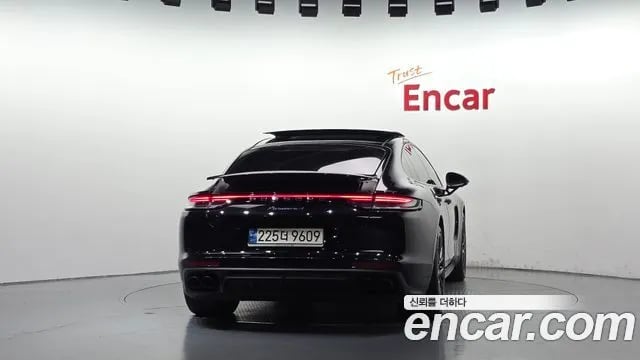 Porsche Panamera Panamera (971) 2021 года - вид 4