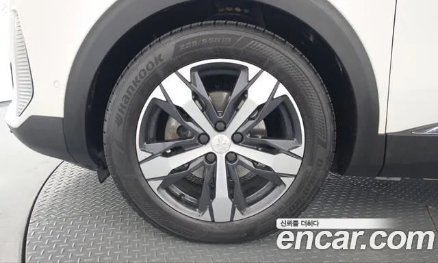 Peugeot 3008 3008 second generation 2021 года - вид 5