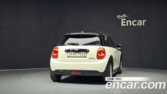 Mini Cooper Cooper D 2018 года - вид 4