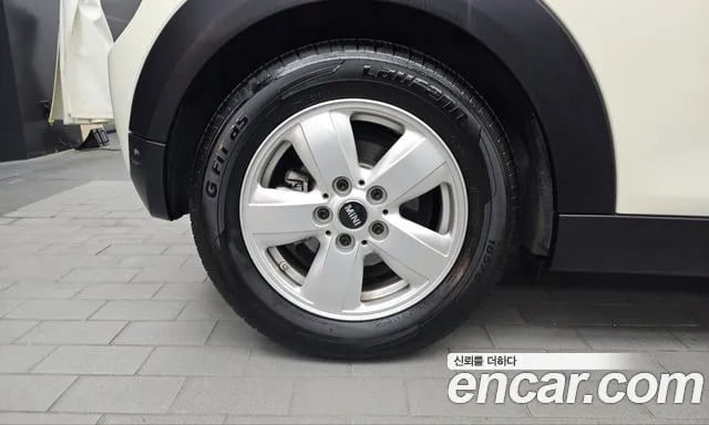 Mini Cooper Cooper D 2018 года - вид 5