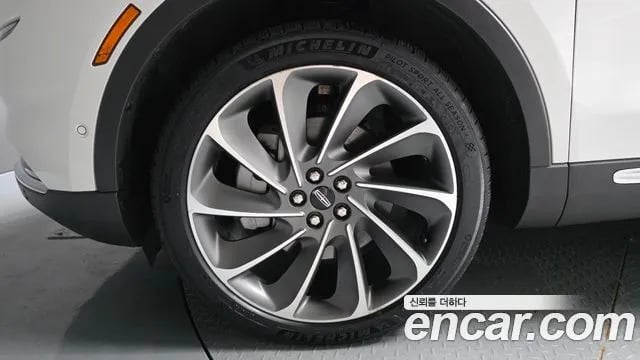Lincoln Nautilus Nautilus First generation 2022 года - вид 5