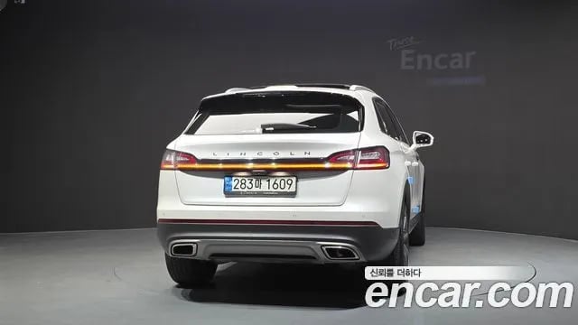 Lincoln Nautilus Nautilus First generation 2022 года - вид 4
