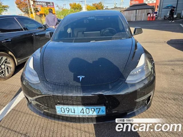 Tesla Model 3 Model 3 2021 года - автомобиль из Южной Кореи