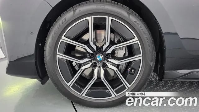 BMW 7-Series 7 Series (G70) 2025 года - вид 5