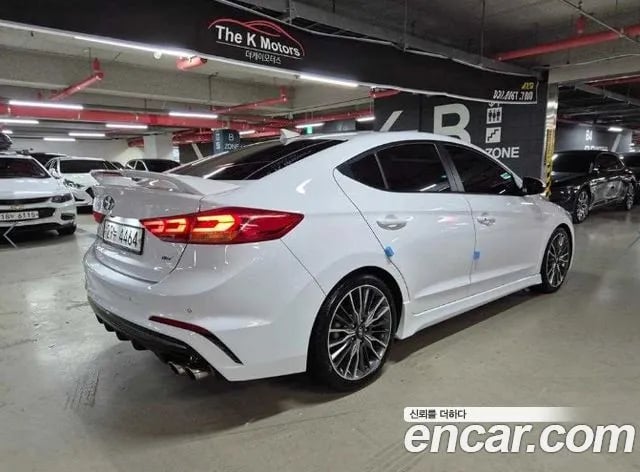 Hyundai AVANTE Avante AD 2018 года - вид 3