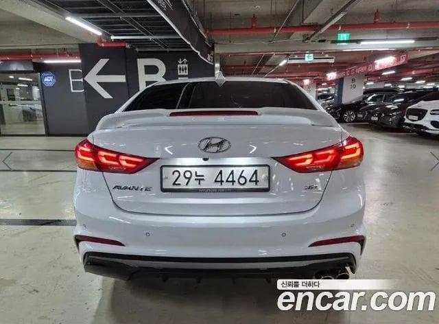 Hyundai AVANTE Avante AD 2018 года - вид 4