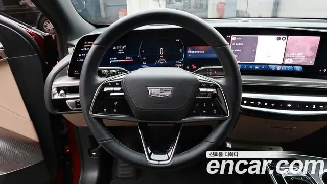 Cadillac Lyriq Lyric 2024 года - похожие автомобили