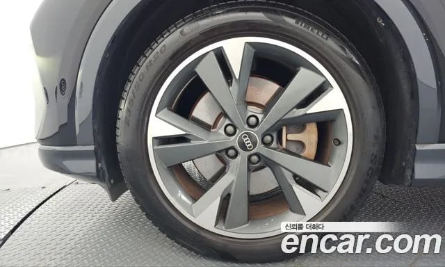 Audi Q4 e-tron Q4 e-Tron (F4) 2022 года - вид 4