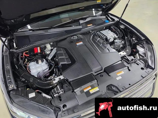 Volkswagen Touareg Tuareg 3rd generation 2024 года - похожие автомобили