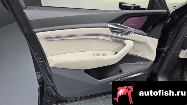 Audi e-tron e-Tron 2021 года - похожие автомобили