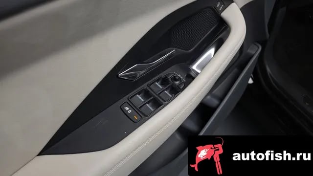 Jaguar E-PACE E-PACE 2018 года - похожие автомобили