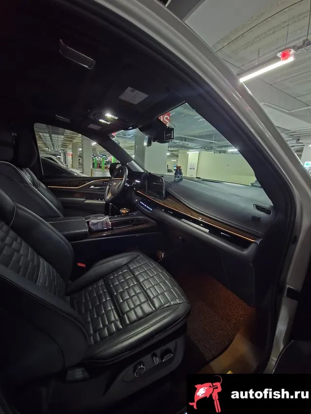 Cadillac Escalade Escalade 5th Generation 2021 года - похожие автомобили