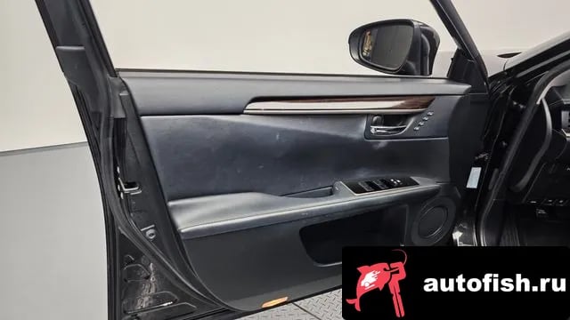 Lexus ES New ES300h 2018 года - похожие автомобили