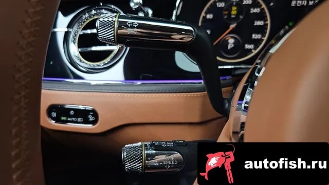 Bentley Flying Spur Flying Spur 3rd Generation 2021 года - похожие автомобили