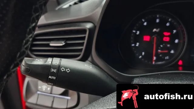 Hyundai Veloster Veloster (JS) 2019 года - похожие автомобили