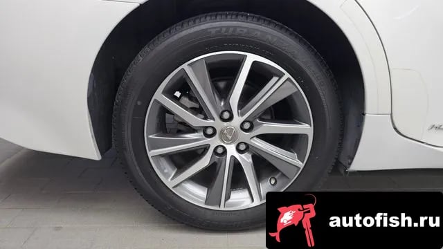 Lexus ES New ES300h 2018 года - похожие автомобили