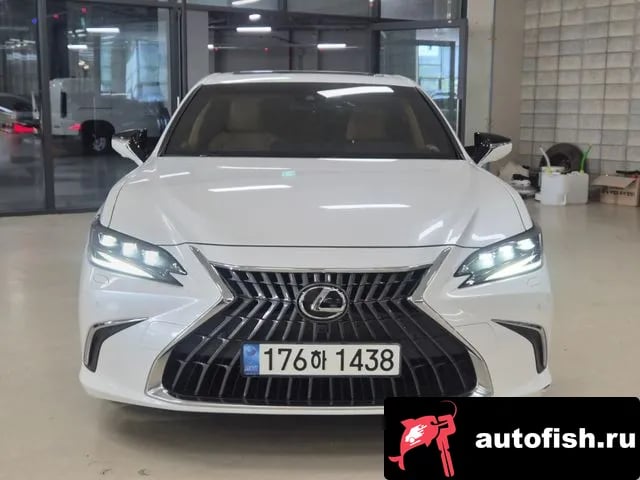 Lexus ES ES300h 7th generation 2022 года - похожие автомобили