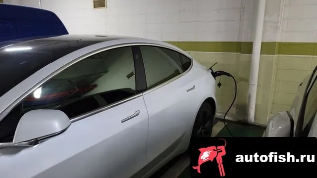 Tesla Model 3 Model 3 2020 года - похожие автомобили