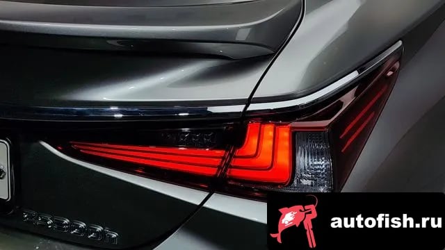 Lexus ES ES300h 7th generation 2022 года - похожие автомобили