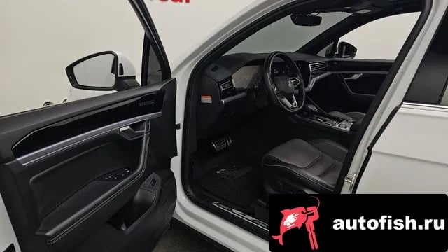 Volkswagen Touareg Tuareg 3rd generation 2020 года - похожие автомобили