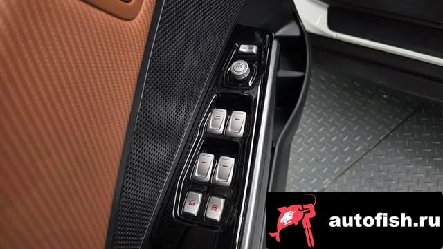 KG Mobility (Ssangyong) TIBOLI Tivoli Armor 2018 года - похожие автомобили