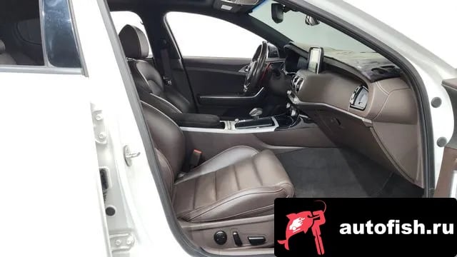 Kia Stinger Stinger 2018 года - похожие автомобили