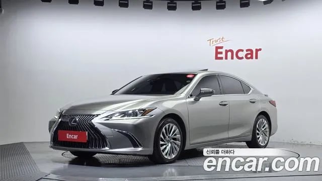 Lexus ES ES300h 7th generation 2020 года - похожие автомобили