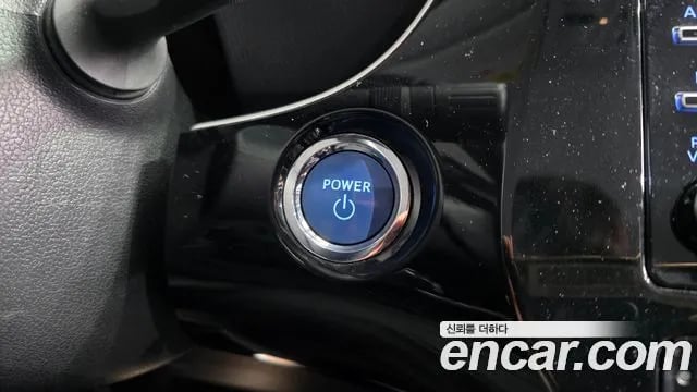 Toyota Prius Prius 4th Generation 2019 года - похожие автомобили